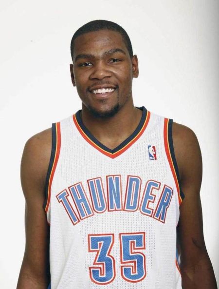 新援阿里亚斯参加了狼队在西班牙的首堂训练课！🇨🇴