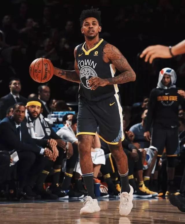 火箭四连胜探花表现突出