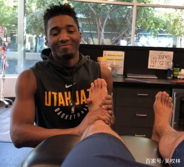 NBA-湖人力克灰熊 詹姆斯上篮