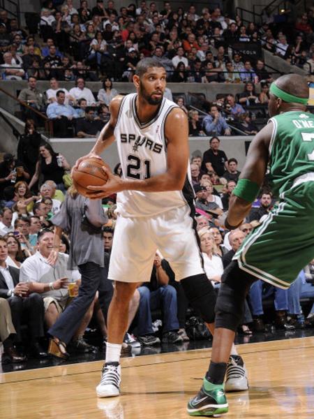 足坛地震？英媒：切尔西计划1.35亿镑求购维尼修斯 球员在皇马不开心