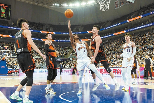 博格巴社媒晒视频在迈阿密训练，与曼联&巴萨球迷互动